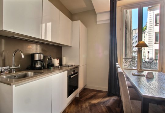 2-bedroom near the Seine