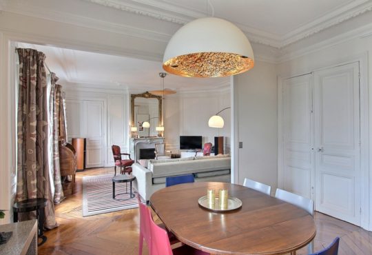 Three-bedroom Saint-Germain apartment with exceptional views of Paris