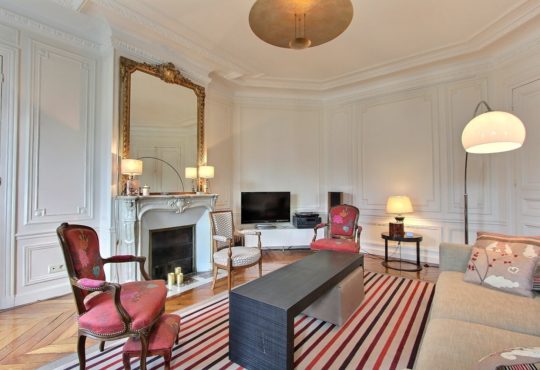 Three-bedroom Saint-Germain apartment with exceptional views of Paris