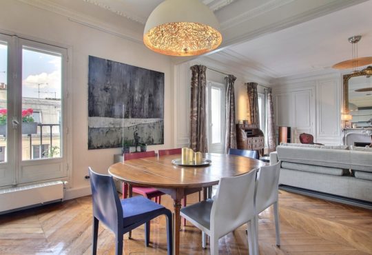 Three-bedroom Saint-Germain apartment with exceptional views of Paris