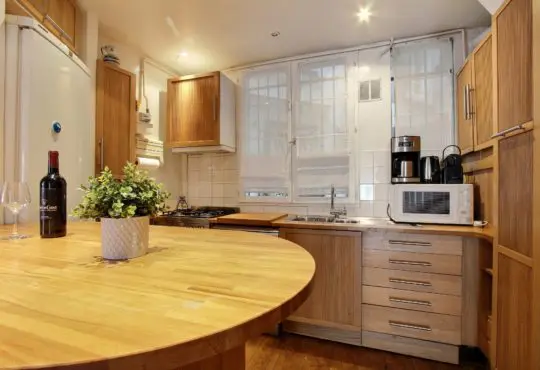 3-bedroom apartment near the Louvre