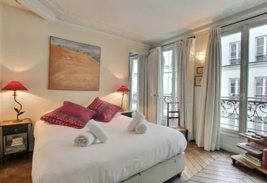 Haussmannian 2-bedroom in Saint-Germain-des-Prés
