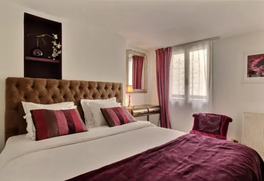 Large 2-bedroom apartment in Madeleine