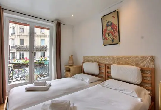 3-bedroom apartment near the Louvre