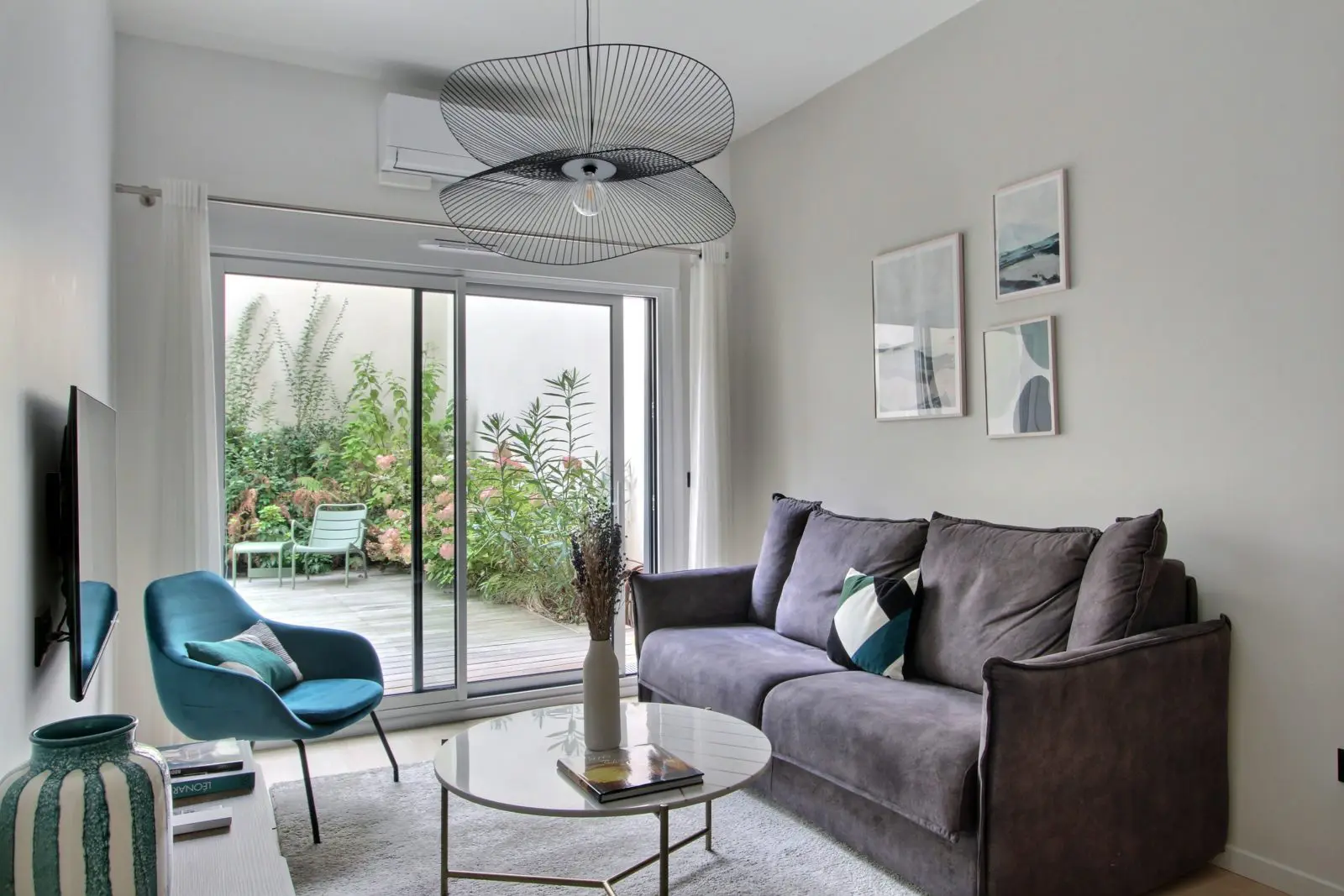 1-bedroom Apartment with private garden