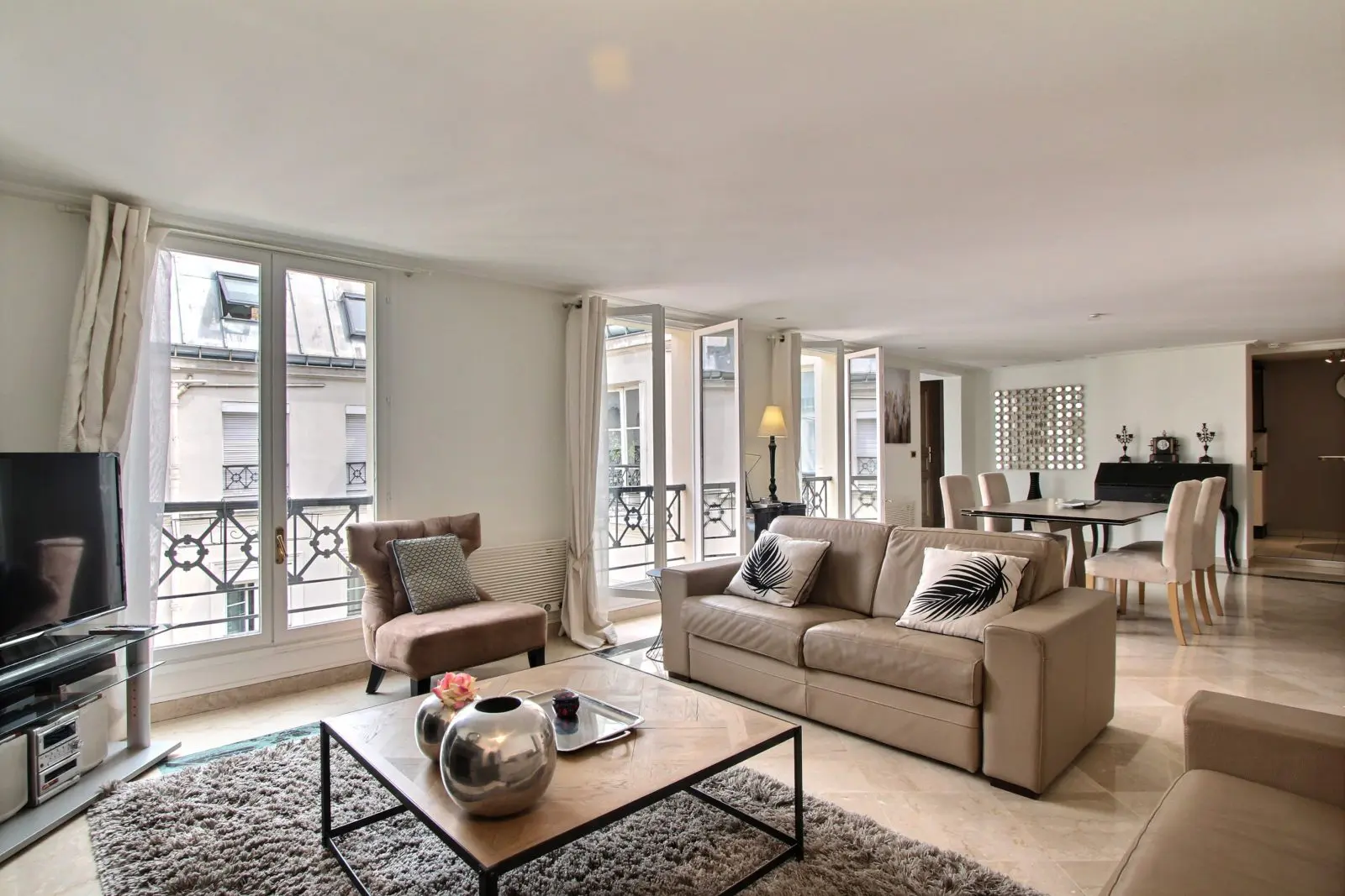 Grand appartement 2 chambres à Madeleine