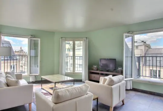 Furnished apartment Bright 2-bedroom near Saint-Lazare and Opera