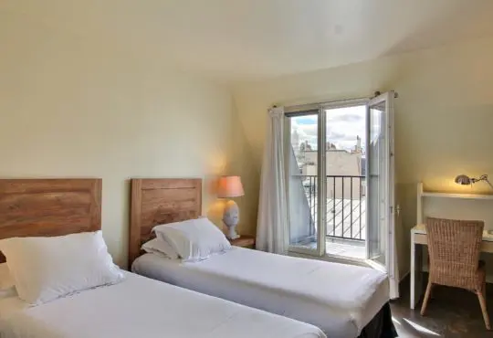 Bright 2-bedroom near Saint-Lazare and Opera