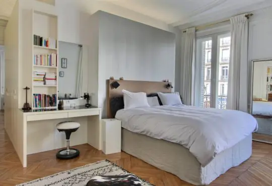 Traditional Parisian apartment, 2 bedrooms and 2 bathrooms, between the Panthéon and the Luxembourg Garden