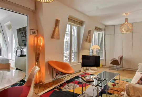 Quiet 1 bedroom apartment with A/C near the Invalides