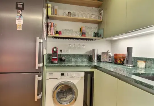 Quiet 1 bedroom apartment with A/C near the Invalides