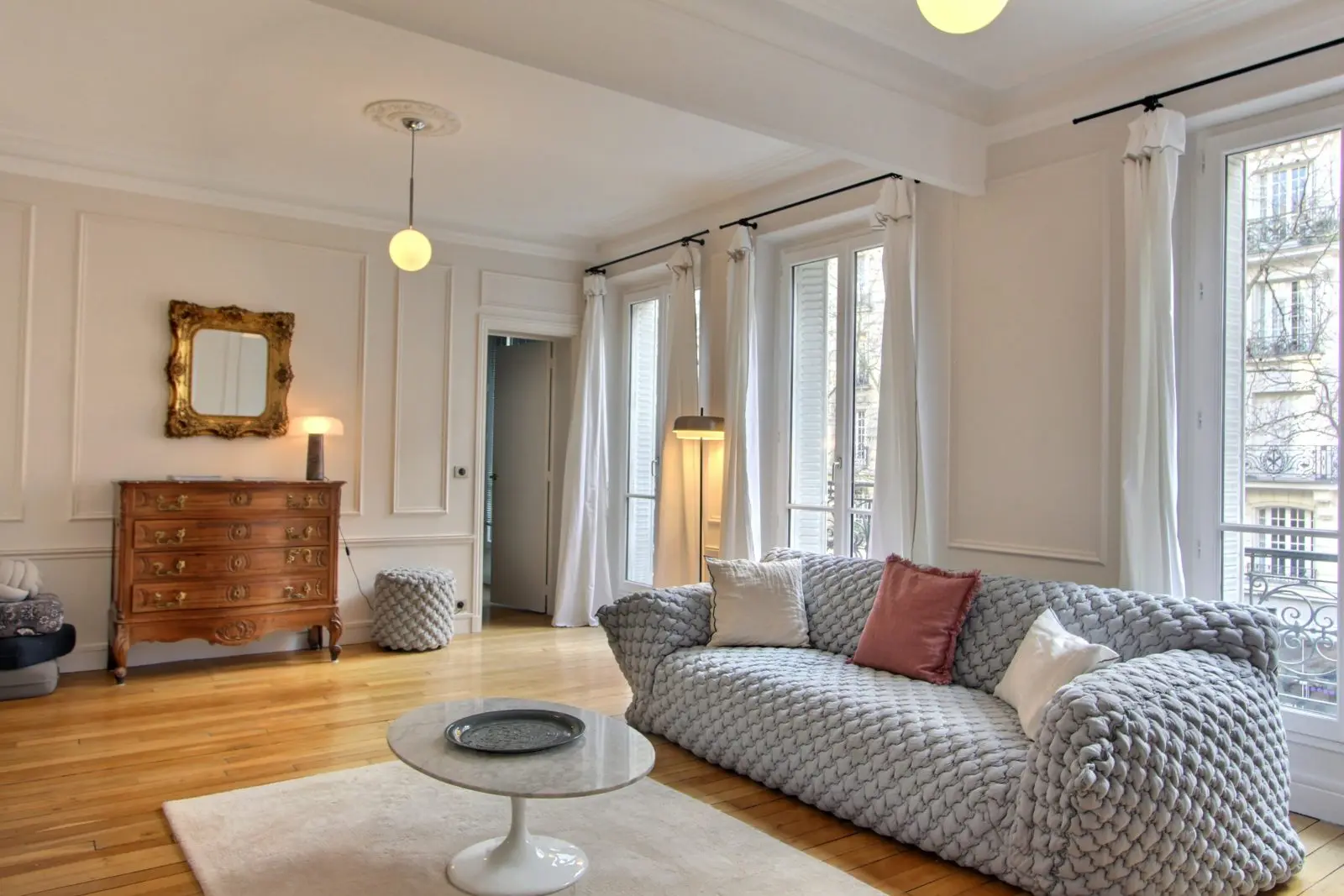 Large 3-bedroom close to the Eiffel Tower