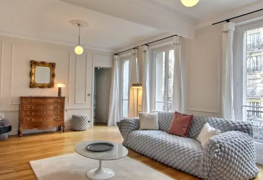 Furnished apartment Large 3-bedroom close to the Eiffel Tower