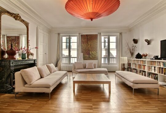 Furnished apartment Very large 3-bedroom next to Madeleine Church