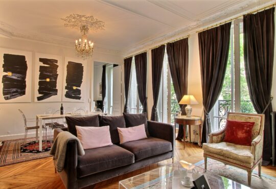 Furnished apartment Large 2-bedroom in the heart of the latin quarter