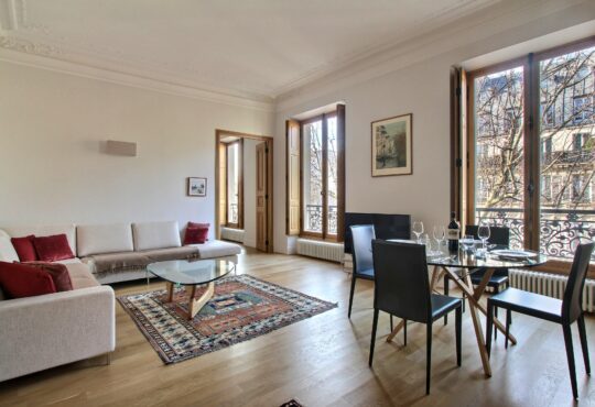 Furnished apartment Beautiful 2-bedroom close to Notre-Dame-de-Paris