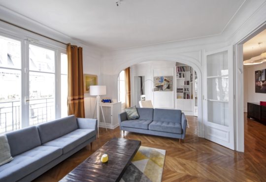 Furnished apartment Very large 3-bedroom close to Invalides