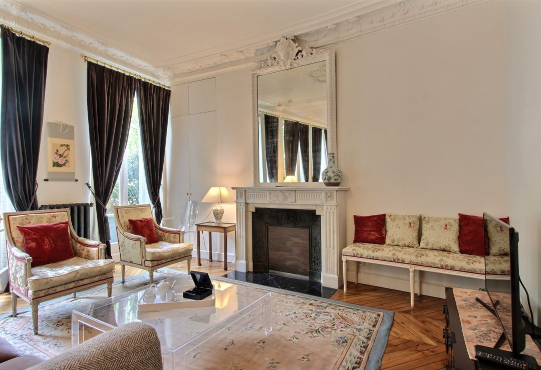 2-bedroom with balcony between the Sorbonne and the Luxembourg Gardens