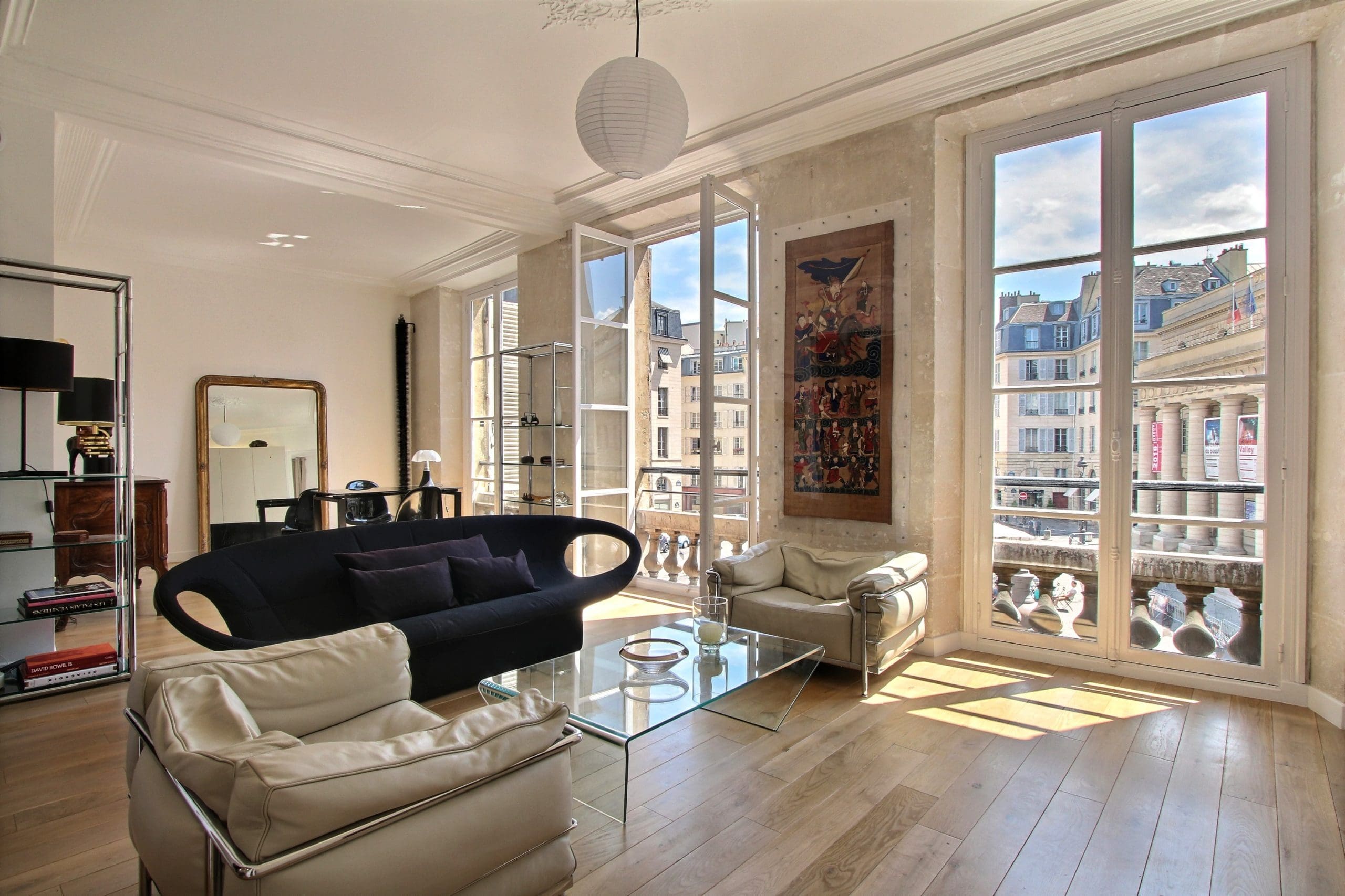 Rent a furnished 1 bedroom apartment in Paris 6th 82m2 Jardin du