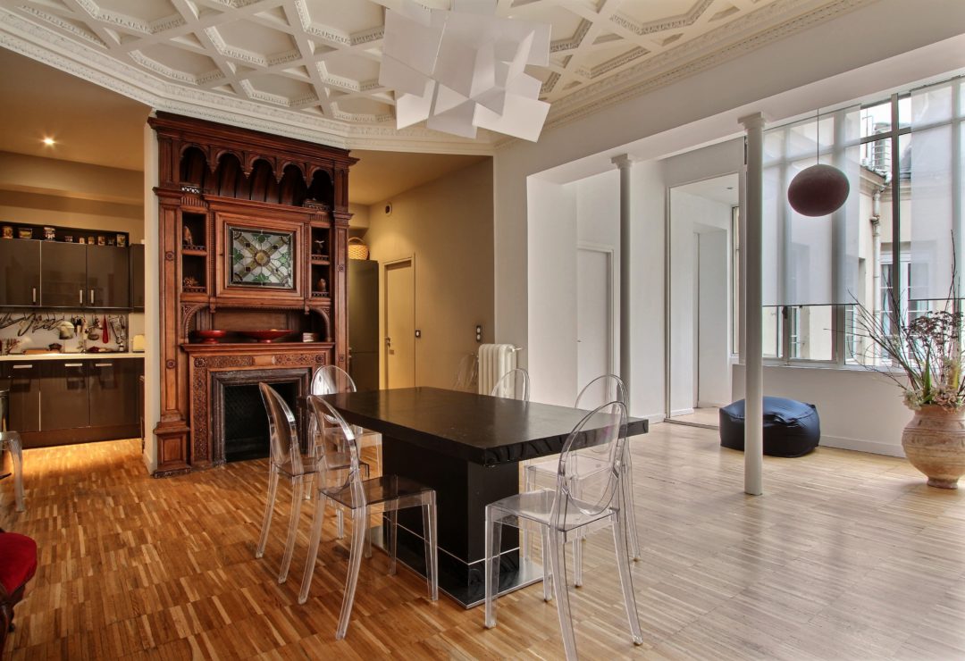 Very large 3-bedroom next to Madeleine Church