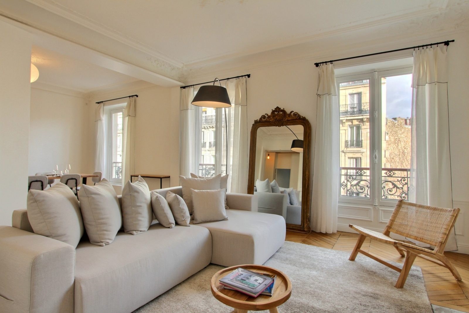 Elegant and bright 3 bedroom apartment near the Jardin du Luxembourg