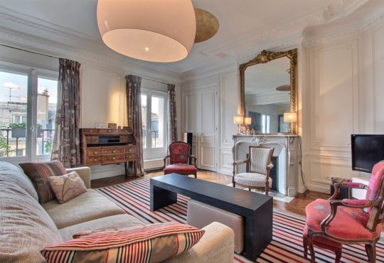 Furnished apartment Three-bedroom Saint-Germain apartment with exceptional views of Paris