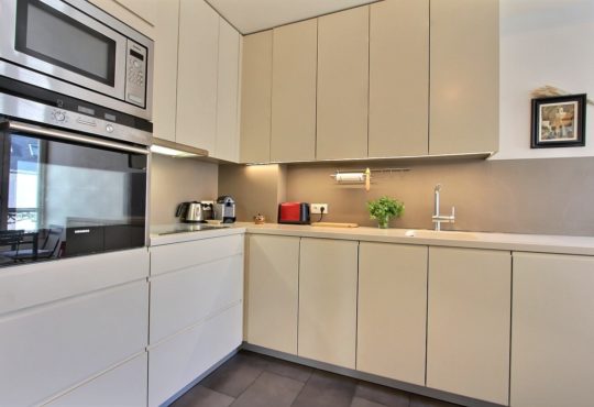 2-bedroom apartment with long balcony in Saint-Germain-des-Prés