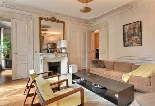 2-bedroom apartment between the Jardin du Luxembourg and the Panthéon