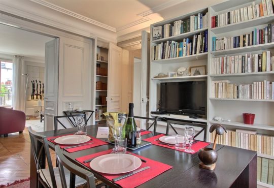 2-bedroom apartment with long balcony in Saint-Germain-des-Prés