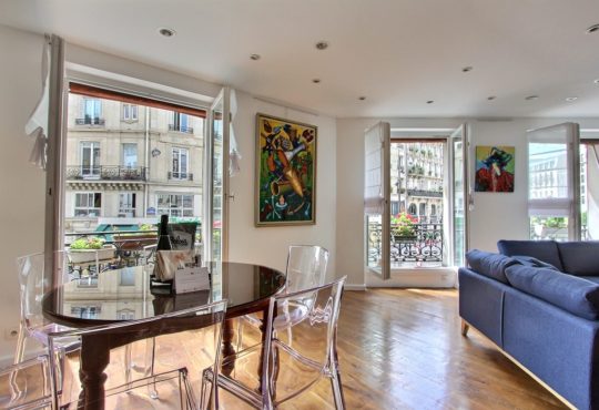 3-bedroom apartment near the Louvre