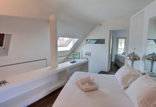 2 bedrooms with air conditioning, large terrace and unobstructed view in Saint-Germain