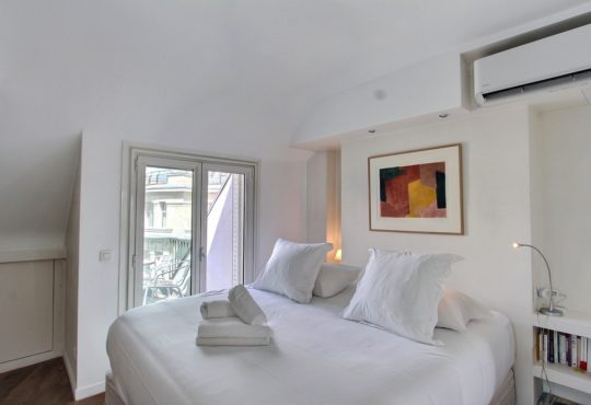 2 bedrooms with air conditioning, large terrace and unobstructed view in Saint-Germain
